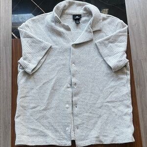 H&M Gray Textured Short Sleeve Shirt